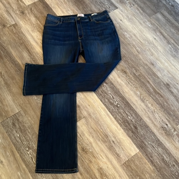 Wrangler high rise bold boot cut jeans size 20W long med/dark wash - Picture 9 of 13